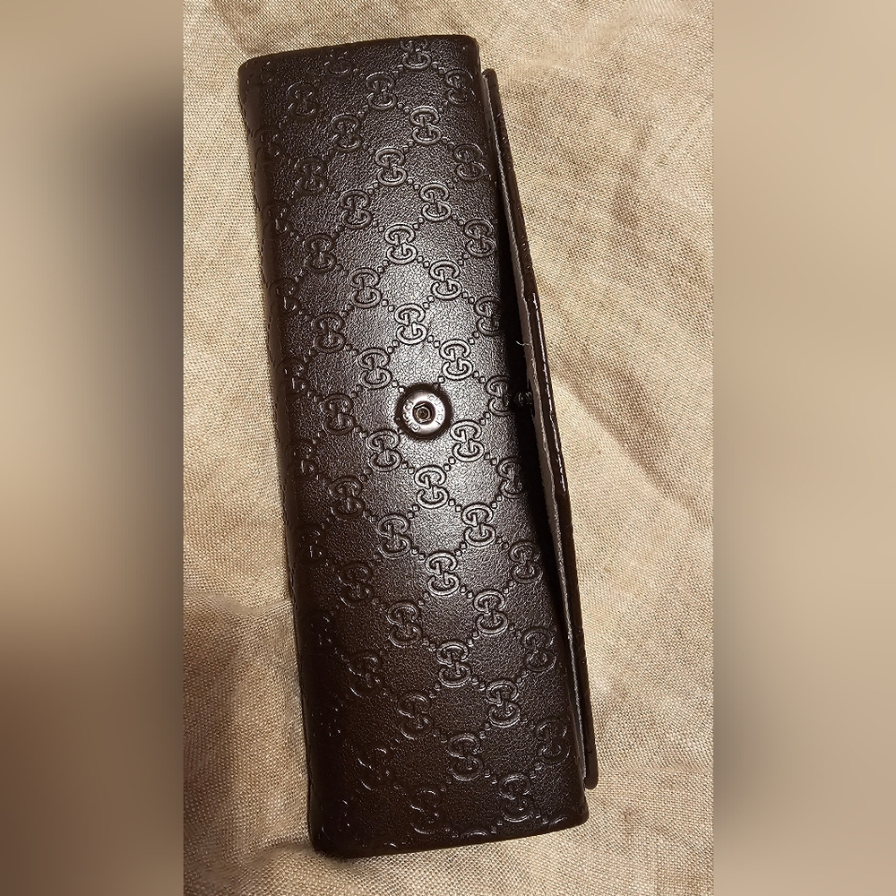 Authentic Gucci Brown Embossed GG Trifold Sunglasses Case NWOT - Picture 9 of 11